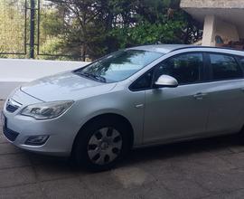 OPEL Astra - 2012