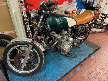 Suzuki GSX 750