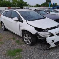 Opel Astra J 1.7 Diesel Demolita - Per Ricambi