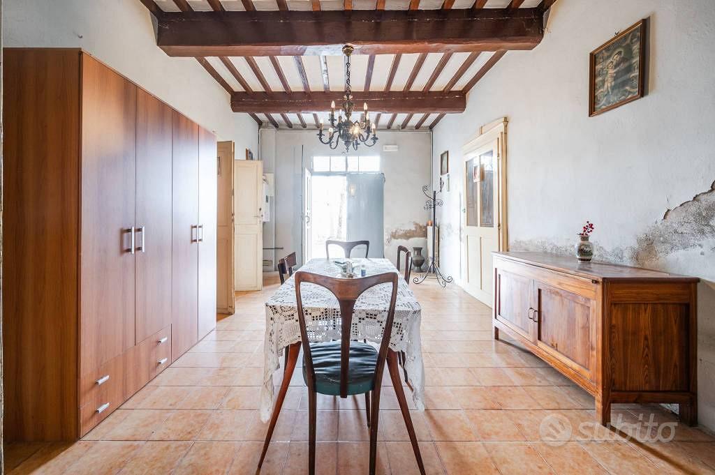 Rustico / Casale di 460 m² con più di 5 locali e b - Vista 5