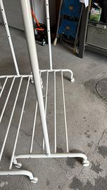 Appendiabiti con ruote