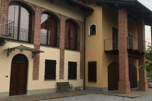 Cascinale ristrutturato libero su tre lati