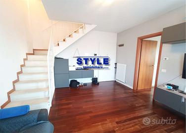 DUPLEX PARZIALMENTE RISTRUTTURATO