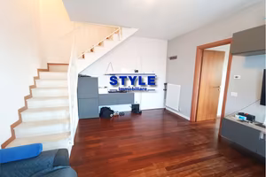 DUPLEX PARZIALMENTE RISTRUTTURATO