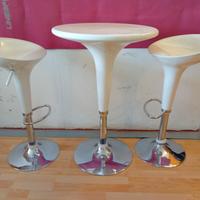 set di tavolino con sgabelli bianco