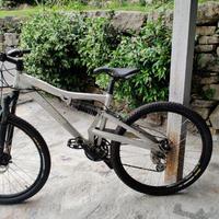 Bicicletta Mountainbike Rockrider 6.3