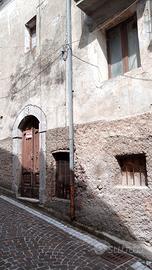 Palazzetto cielo terra da ristrutturare