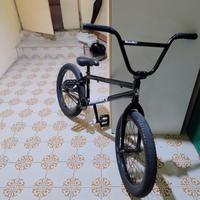 bicicletta BMX 