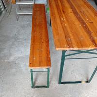 tavolo con due panche 