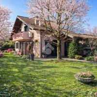 VILLA SINGOLA A CARNATE