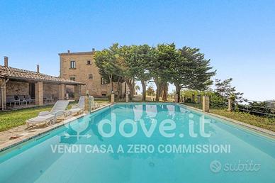 Villa di 375 m² con più di 5 locali a Ficarra