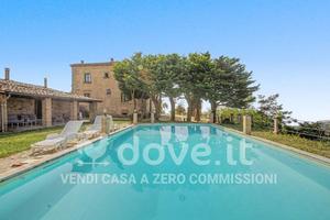 Villa di 375 m² con più di 5 locali a Ficarra
