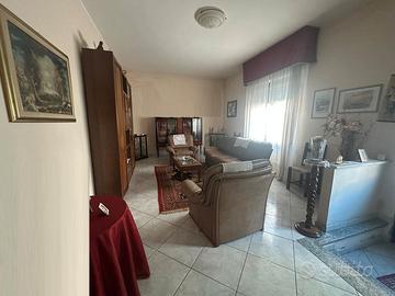 Semindipendente con cortile di 170 mq