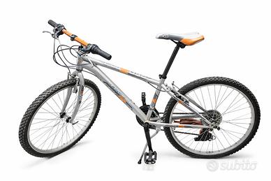 Bicicletta Mountain Bike