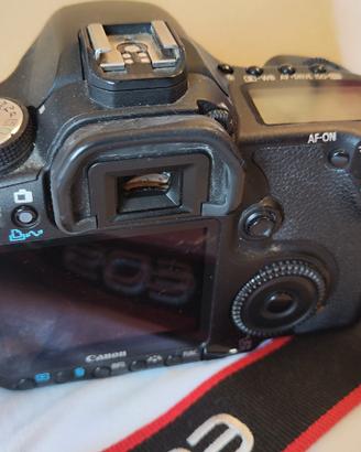 CANON EOS 50D con 17/85, SIGMA 70/300, impugnatura