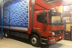 Camion mercedes benz atego