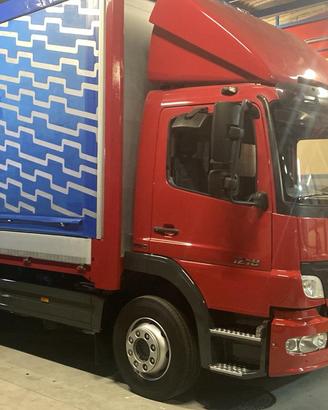 Camion mercedes benz atego
