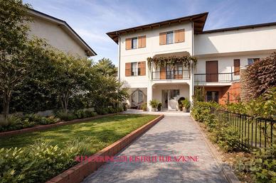 CASA SEMINDIPENDENTE A GIAVENO