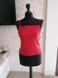 top ragazza con schiena nuda