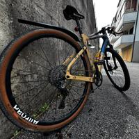 BIANCHI ARCADEX GRAVEL CARBONIO – TAGLIA S – €2000