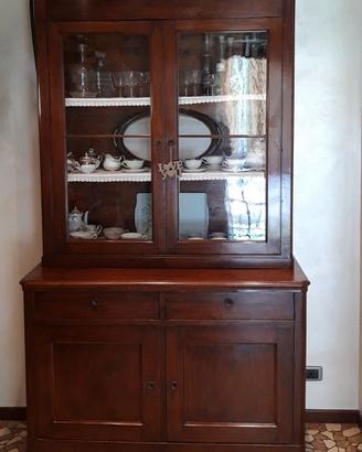 Credenza antica