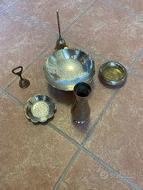 Set oggetti in ottone.