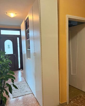 ELEGANTE ARMADIO IN LAMINATO BIANCO