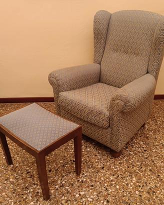 Poltrona Bergère Vintage con poggiapiedi