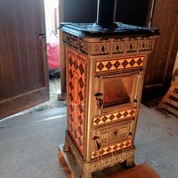 stufa castelmonte   con maioliche