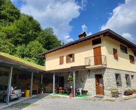 Casa rurale per agriturismo con terreno agricolo