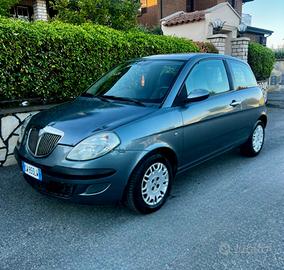 Lancia Ypsilon 1.2 16V Platino benzina neopatentat