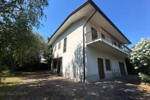 SPAZIOSA CASA SINGOLA CON GIARDINO - trasformab...
