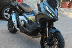 Xadv 750