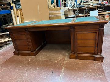 Scrivania in ciliegio