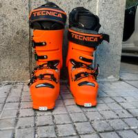 scarponi per sci e sci