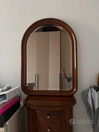 2 comodini e specchio in legno
