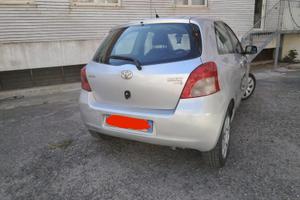 Toyota Yaris Benzina Automatica