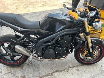Triumph speed triple