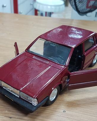 Polistil S 206 Volvo 760 GLE 1/25