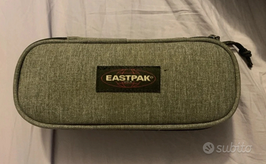 astuccio Eastpak grigio