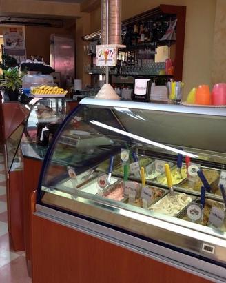 Banco gelato - tavola calda - vetrina refrigerata