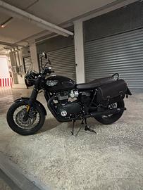 TRIUMPH BONNEVILLE T120 BLACK