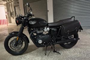 TRIUMPH BONNEVILLE T120 BLACK