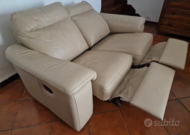 Divano in pelle con relax manuale