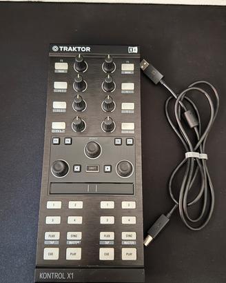 Traktor x1 mk2 + stand