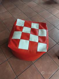 pouf in pelle