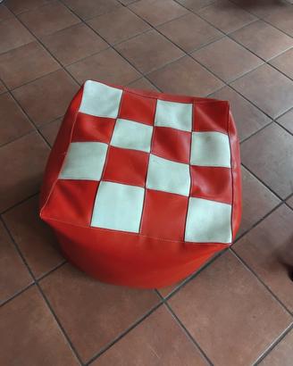pouf in pelle