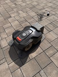 Husqvarna Automower 305 con garage