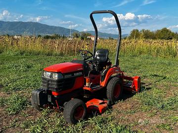Trattore KUBOTA BX 2200