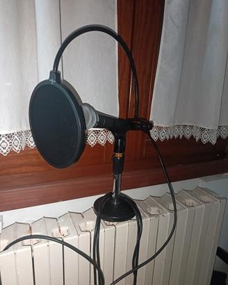 piedistallo da tavolo per microfono con antipop 